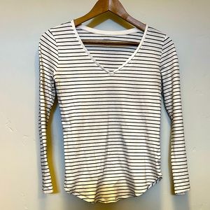 Old Navy White/Black Striped Long Sleeve V-neck Tee